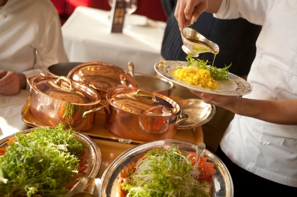 Aby hosté netápali, jsou restaurace, které používají kvalitní suroviny a chovají se vlídně k hostům označovány. Aby hosté netápali, jsou restaurace, které používají kvalitní suroviny a chovají se vlídně k hostům označovány.