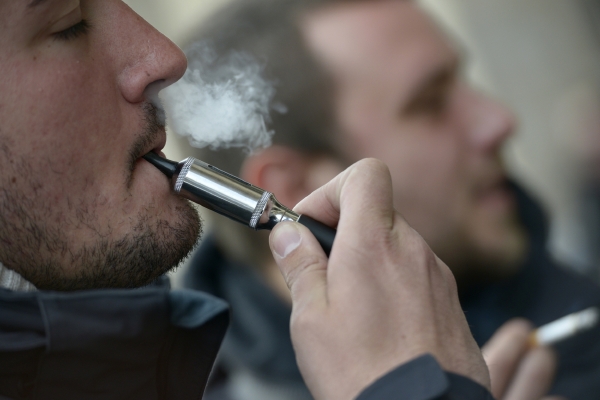 Elektronické cigarety jsou čím dál oblíbenější (ilustrační foto).
