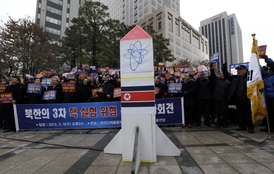 Únorové protesty v Soulu po severokorejském jaderném testu.
