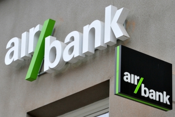 Air Bank si z nových malých bank zatím vede nejlépe.