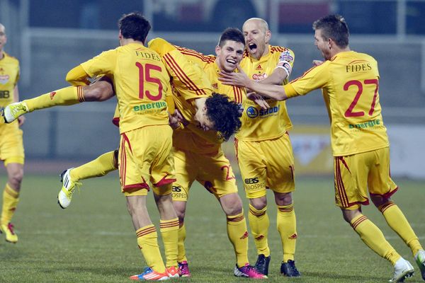 Radost fotbalistů Dukly. Radost fotbalistů Dukly.