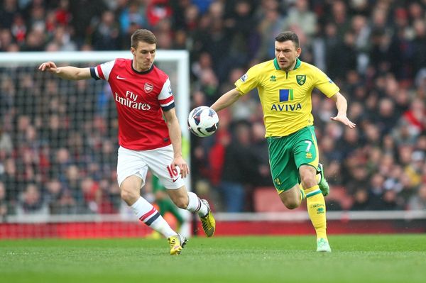 Arsenal si připsal výhru nad Norwichem. Arsenal si připsal výhru nad Norwichem.