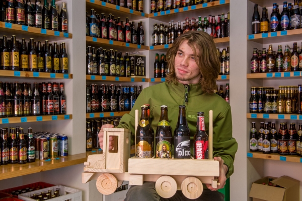 Obchod U Modrého lva v Plachého ulici v Českých Budějovicích nabízí kolem 300 značek.