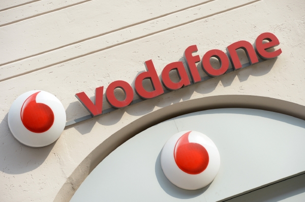 Vodafone nabízí neomezené volání a SMS od soboty za 691 Kč měsíčně.