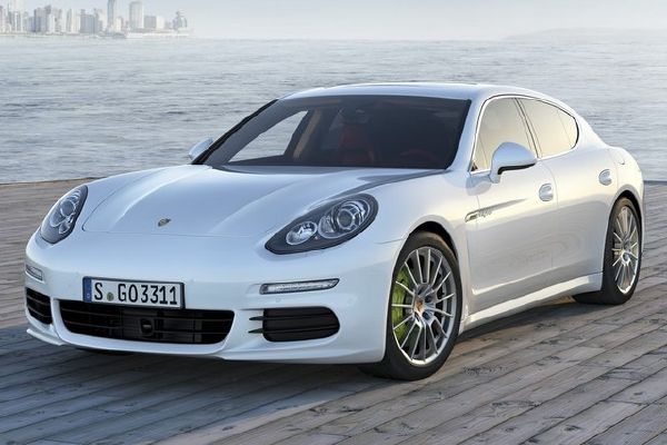 Nový generace modelu Panamera s novým pohonem.