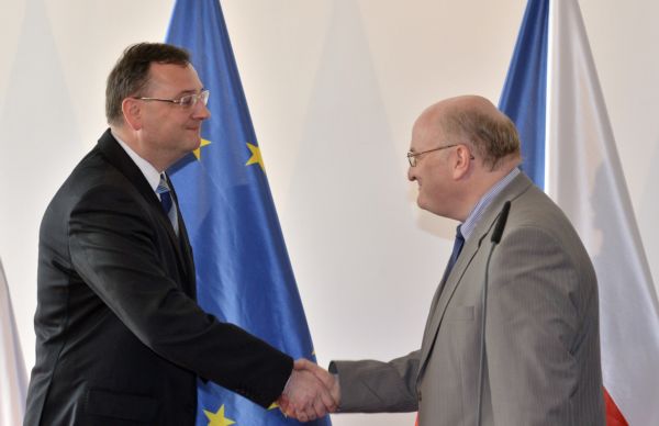 Petr Nečas (vlevo) a Daniel Herman na pondělní tiskové konferenci.