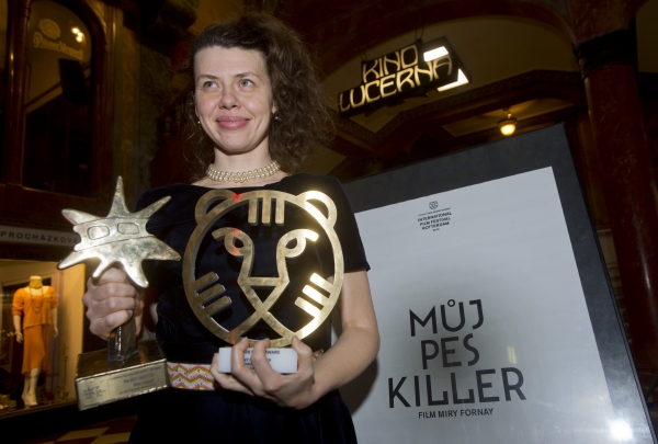 Slovenská režisérka a scenáristka Mira Fornayová na premiéře svého filmu. Slovenská režisérka a scenáristka Mira Fornayová na premiéře svého filmu.