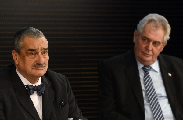 Zeman ministrovi blokuje část navržených kandidátů na velvyslance.