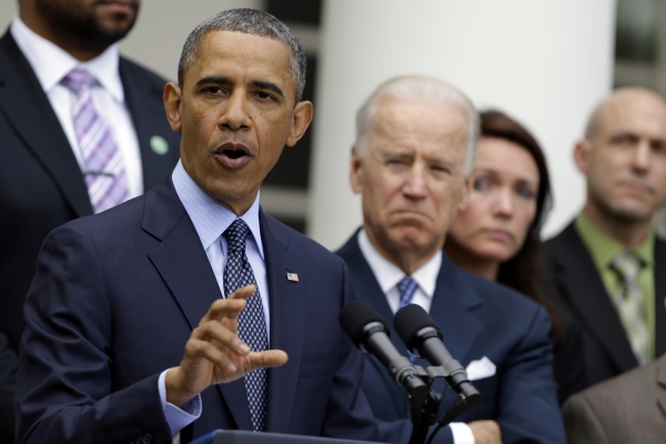 Snaha Baracka Obamy o přísnější regulaci prodeje zbraní skončily neúspěchem. Snaha Baracka Obamy o přísnější regulaci prodeje zbraní skončily neúspěchem.