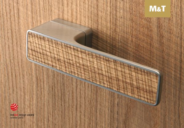 Kliky z kolekce Minimal/Maximal® mohou být nenápadné, takže na první pohled splynou s povrchem dveří.