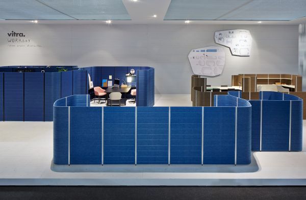 Koncept Workbay Office je založen na plsťových stěnách, u kterých je možné měnit tvar i výšku.