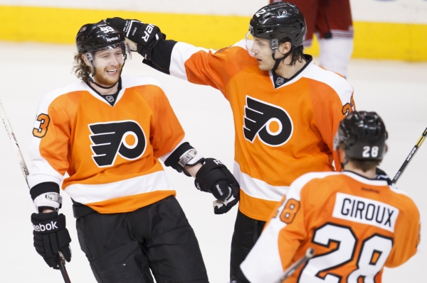 Jakub Voráček (vlevo) pomohl Philadelphii k výhře.