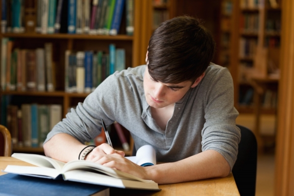Americký student našel chybu v klíčové ekonomické studii (ilustrační foto). Americký student našel chybu v klíčové ekonomické studii (ilustrační foto).