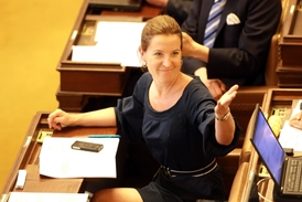 Karolína Peake.
