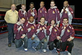 Tamerlan ve svém boxerském klubu (nahoře pátý zleva). 