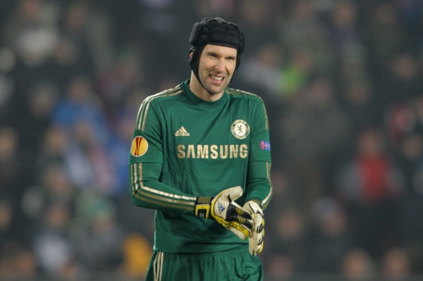 Brankář Chelsea Petr Čech na dálku gratuloval hokejistům Plzně.