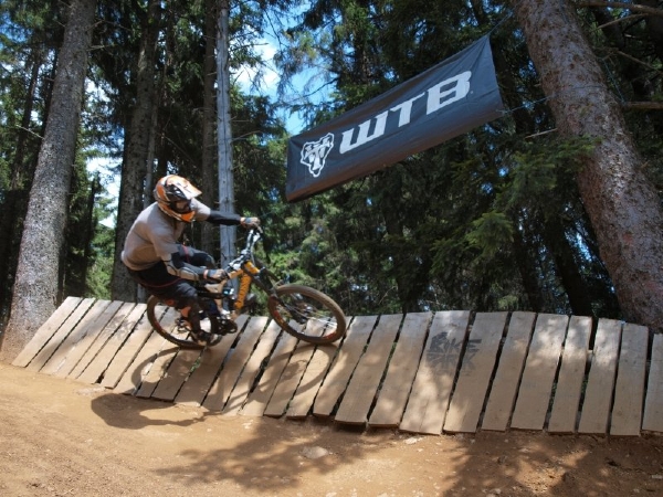 Bikepark na Špičáku nabízí několik různých tratí.