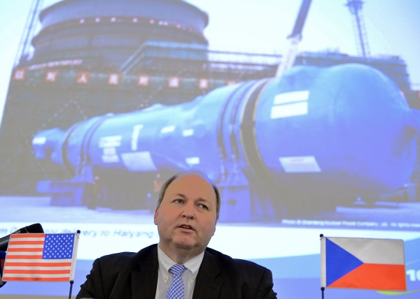 Prezident americké společnosti Westinghouse Danny Roderick tvrdí, že jeho firma v tendru vede. Prezident americké společnosti Westinghouse Danny Roderick tvrdí, že jeho firma v tendru vede.