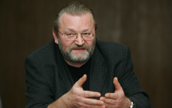 Bývalý náměstek hejtmana Královéhradeckého kraje Rostislav Všetečka. Bývalý náměstek hejtmana Královéhradeckého kraje Rostislav Všetečka.