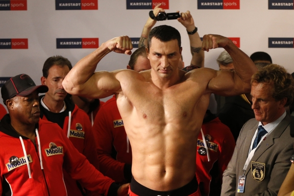 Na svůj rekordní honorář se může těšit boxerský mistr světa v těžké váze Ukrajinec Vladimir Kličko. Na svůj rekordní honorář se může těšit boxerský mistr světa v těžké váze Ukrajinec Vladimir Kličko.