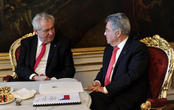 Prezidenta Miloše Zemana přivítal v Rakousku protějšek Heinz Fischer.