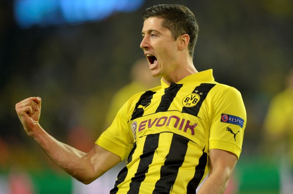Fotbalový Dortmund doufá, že ve svých řadách udrží kanonýra Roberta Lewandowského. Fotbalový Dortmund doufá, že ve svých řadách udrží kanonýra Roberta Lewandowského.