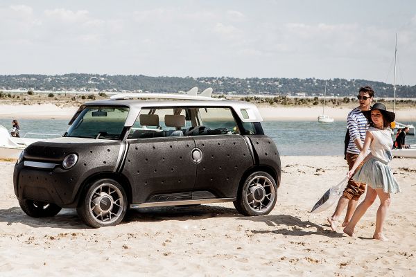 Toyota ME.WE má být vozem pro každou příležitost. Toyota ME.WE má být vozem pro každou příležitost.