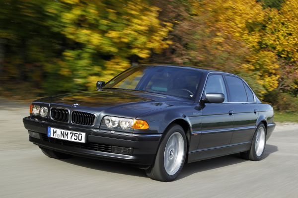 Luxusní BMW řady 7 je u eurokomisařů také v oblibě (ilustrační foto).