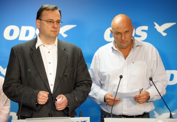 Petr Nečas (vlevo) a Tomáš Julínek. Petr Nečas (vlevo) a Tomáš Julínek.
