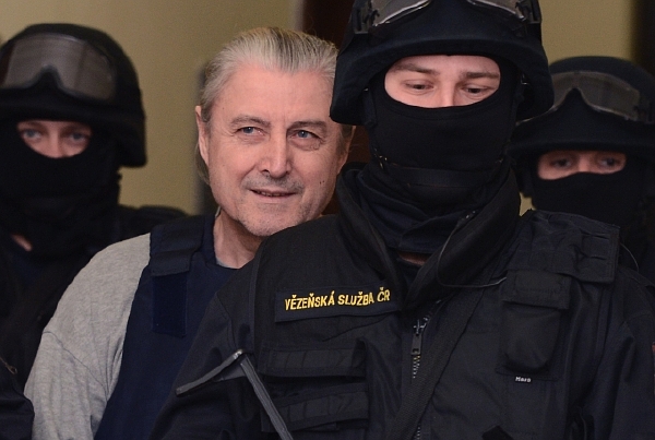 Bohumír Ďuričko zastřelil Václava Kočku ml. v roce 2008 na křtu knihy tehdejšího předsedy ČSSD Jiřího Paroubka. Bohumír Ďuričko zastřelil Václava Kočku ml. v roce 2008 na křtu knihy tehdejšího předsedy ČSSD Jiřího Paroubka.
