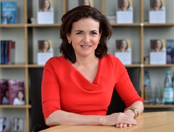 Sheryl Sandbergová, nejbohatší žena Facebooku. Sheryl Sandbergová, nejbohatší žena Facebooku.