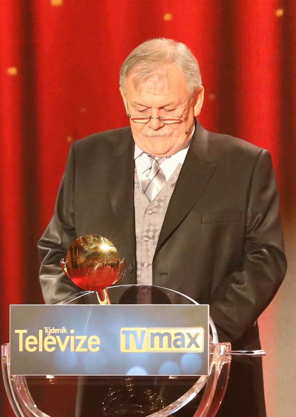 Karel Šíp si spletl moderování s předčítáním. 