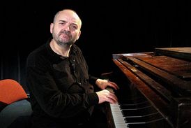 Jan Burian se tentokrát obešel bez synů i hostů.