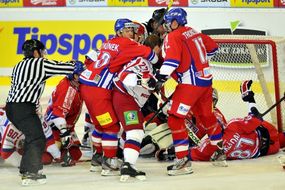 Vpředu zleva Tomáš Rachůnek, Alexej Těreščenko z Ruska a Marek Trončinský.