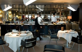 Interiér restaurace.