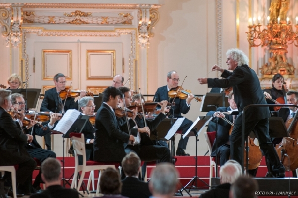Berlínská filharmonie oslavila na Pražském hradě své 131. narozeniny a dopřála tak svým posluchačům mimořádný zážitek.