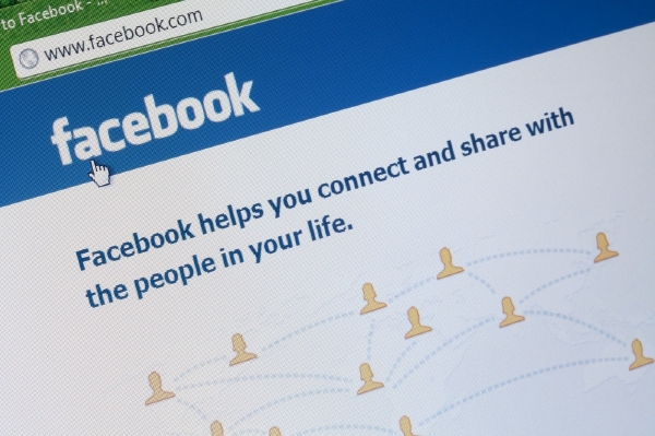 Hlavní část příjmů Facebooku tvoří příjmy z reklamy, které bývají obvykle na počátku roku slabší. Hlavní část příjmů Facebooku tvoří příjmy z reklamy, které bývají obvykle na počátku roku slabší.