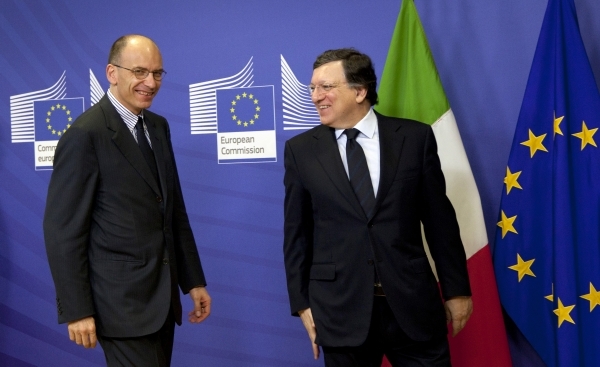 Italský premiér Enrico Letta (vlevo) a šéf Evropské komise José Manuel Barroso.