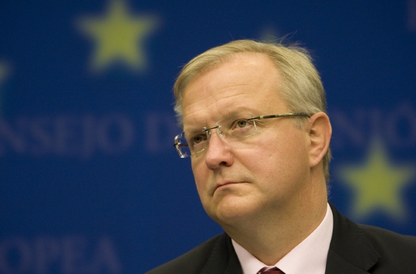 Eurokomisař Olli Rehn vidí hlavní problém eurozóny v nezaměstnanosti.