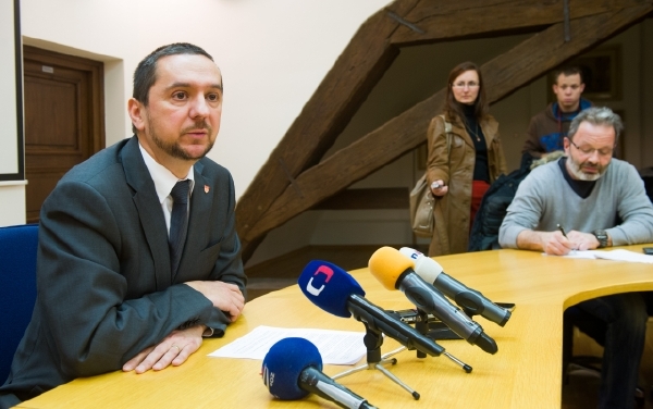 Policie obvinila primátora Juraje Thomu ze zneužití pravomoci.