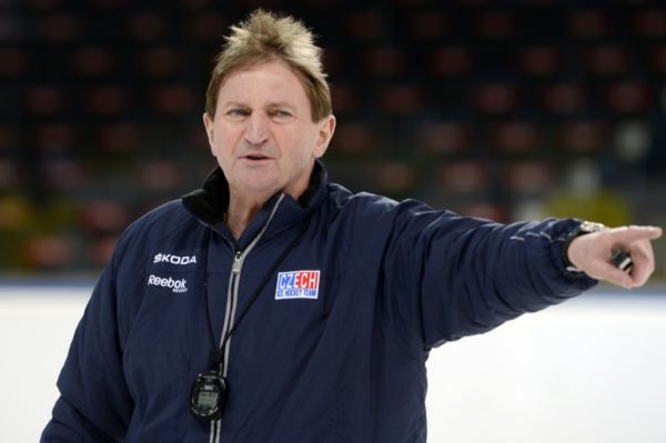 Trenér české reprezentace Alois Hadamczik.