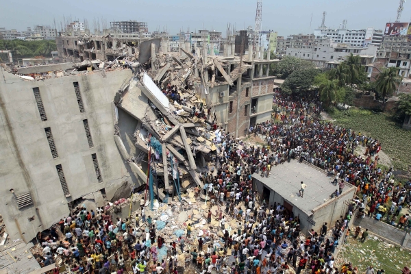 Počet obětí ve zřícené budově na předměstí Dháky v Bangladéši dosáhl 540.