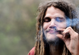 Někteří účastníci si pochod za legalizaci viditelně užívali.