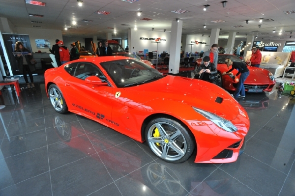 U Ferrari se aktuálně nejdéle čeká na F12 Berlinetta, zhruba devět měsíců.