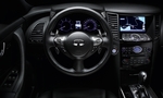 Infiniti FX v černé a bílé