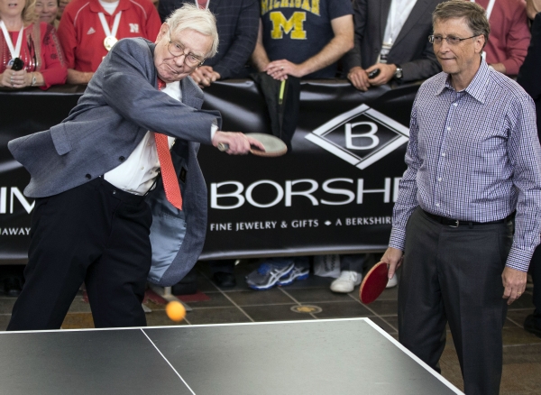 Warren Buffett je hvězda (vlevo). Warren Buffett je hvězda (vlevo).