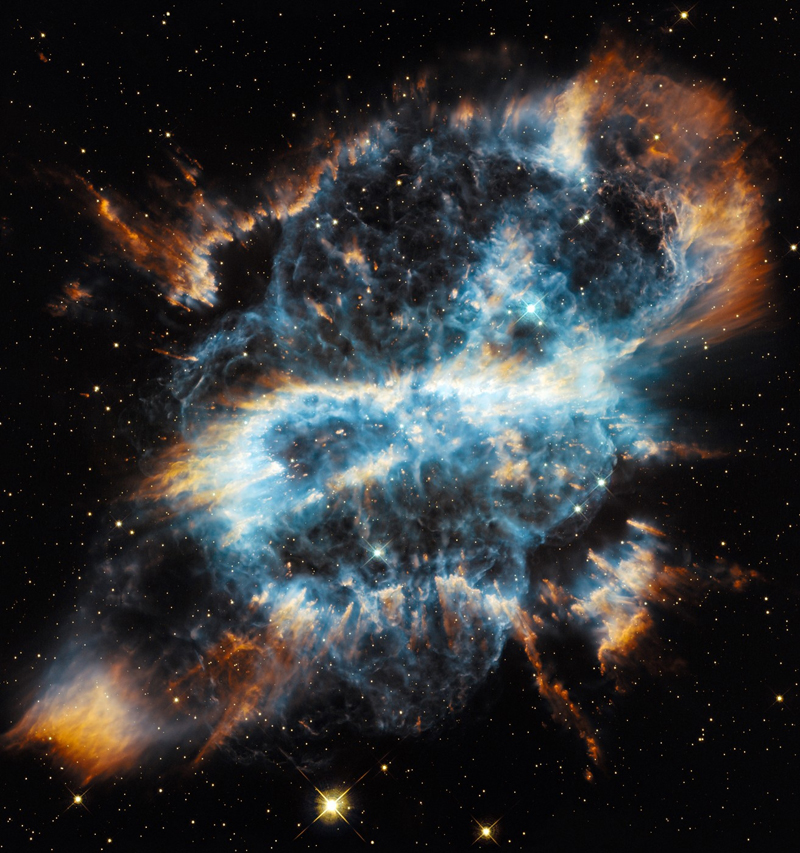Jev, za který by se nemuseli stydět autoři filmových triků, pochází z galaxie NGC 5198 v souhvězdí Honících psů, a jde o hvězdnou erupci. (Foto: profimedia.cz) Jev, za který by se nemuseli stydět autoři filmových triků, pochází z galaxie NGC 5198 v souhvězdí Honících psů, a jde o hvězdnou erupci. (Foto: profimedia.cz)