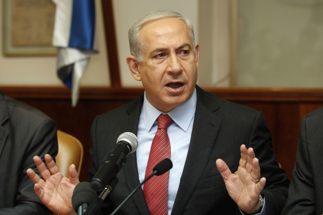Benjamin Netanjahu údajně nařídil zmrazení nabídkových řízení na výstavbu bytů v židovských osadách na palestinském západním břehu Jordánu.