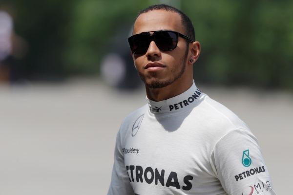 Lewis Hamilton by se rád vrátil do starých časů formule 1.