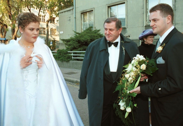 Vladimír Mečiar na svatbě dcery Magdalény s Janem Gálikem v roce 2001..